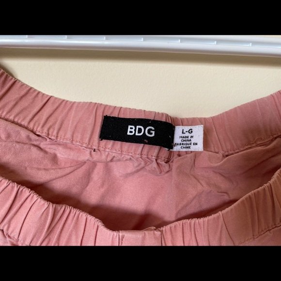 Cute Pink Button-Up Crop Top - Picture 3 of 3